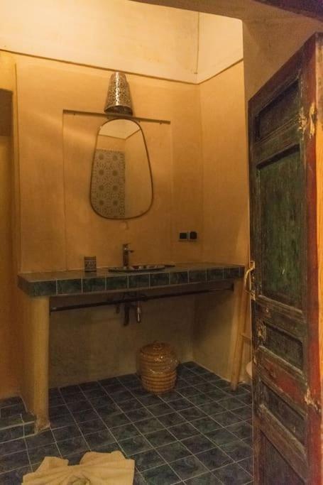 Moulaty 205m2 In Der Medina Mit Terrasse