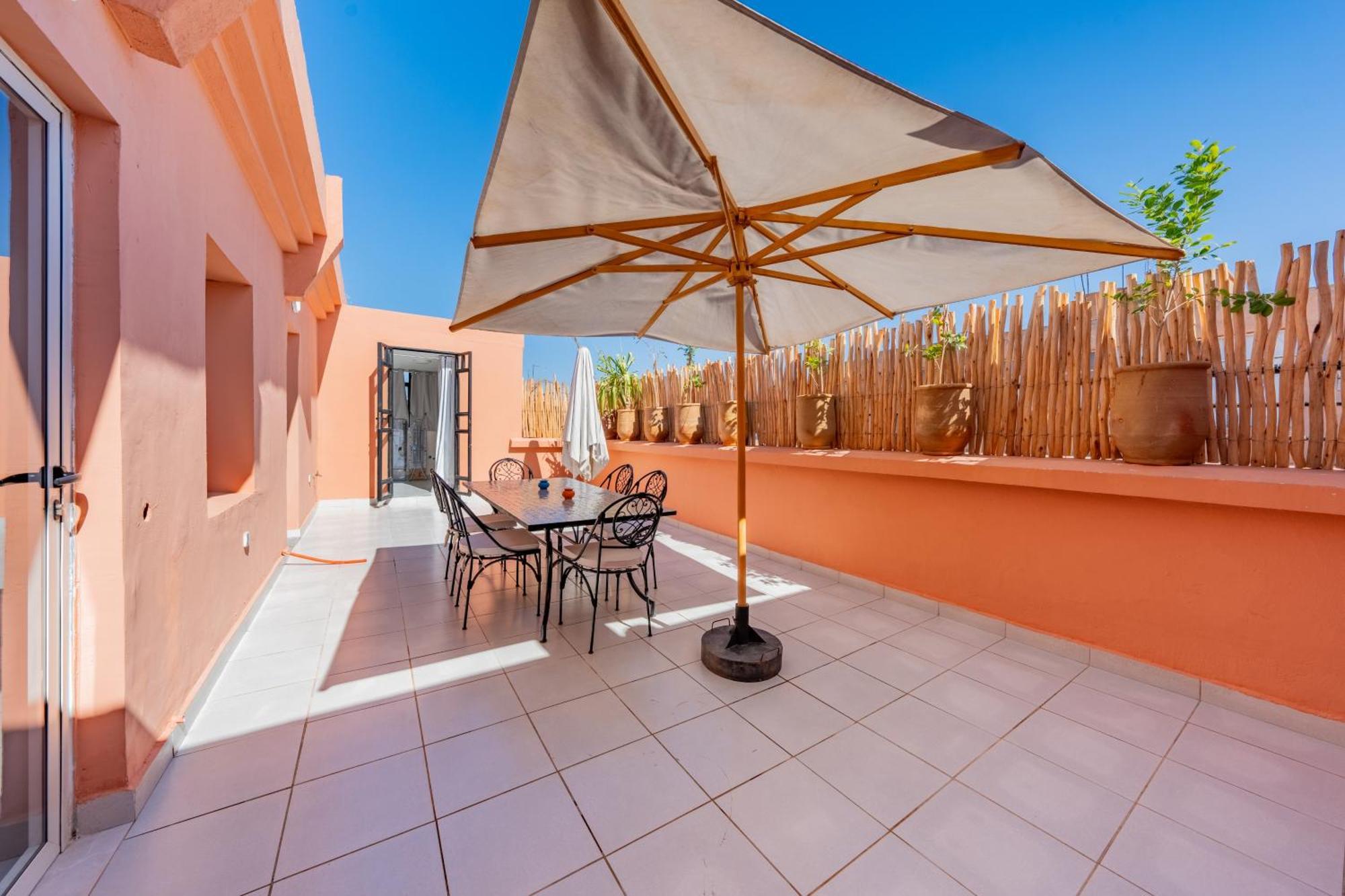Cityscape Bliss Spacious & Sunny Appartement