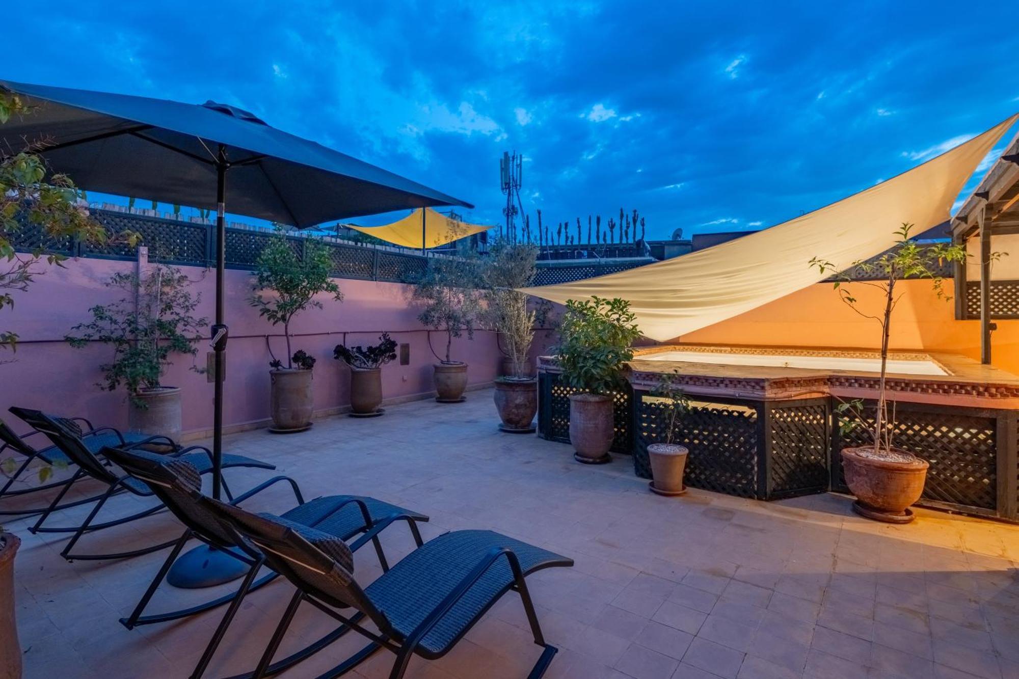 Riad Aouzal Exclusif-breakfast-pool