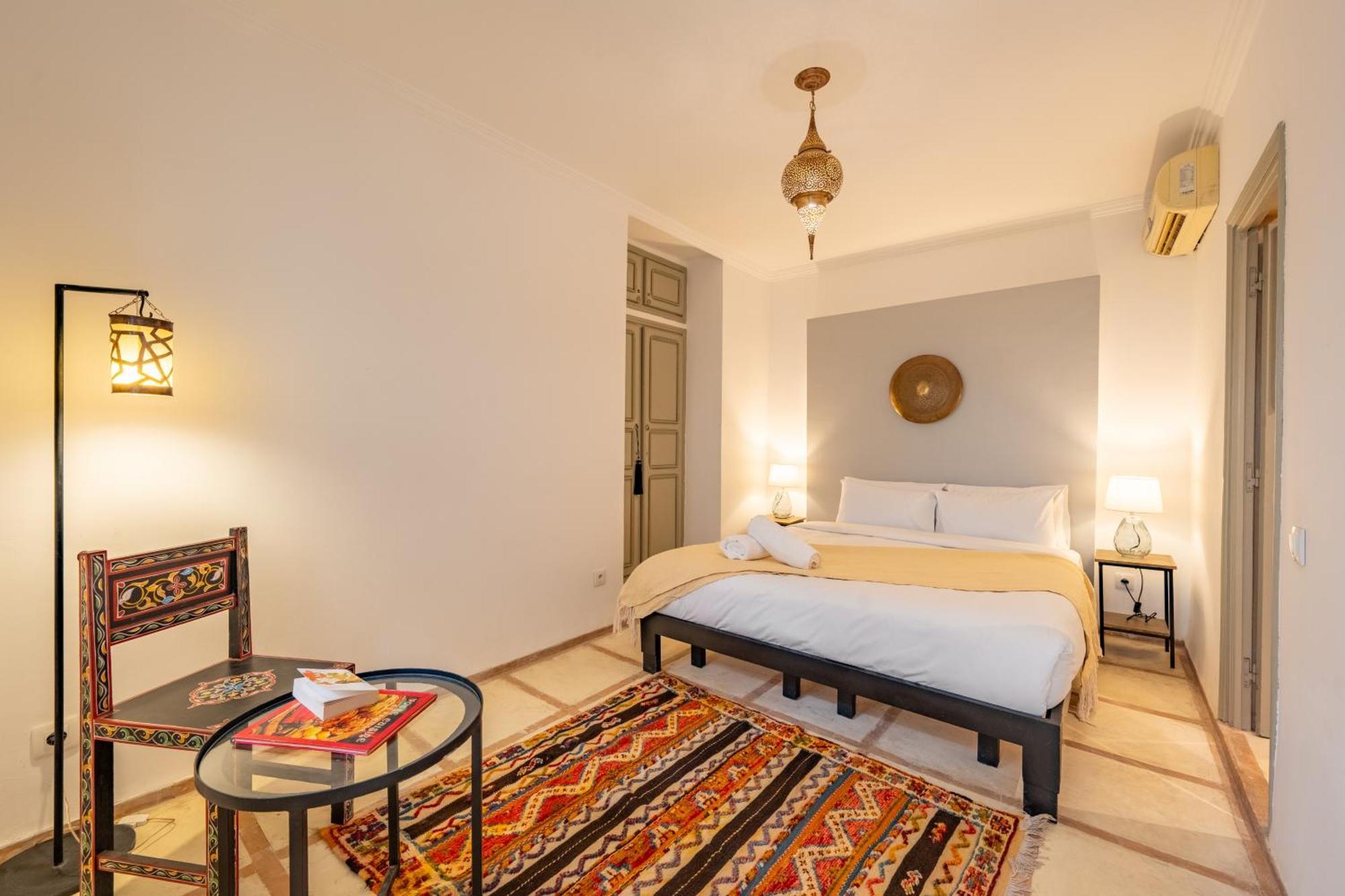 Riad Aouzal Exclusif-breakfast-pool Hébergement de vacances