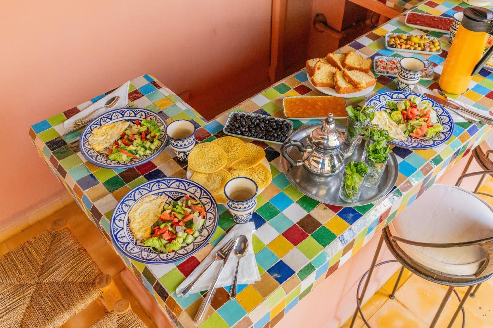 Riad Aouzal Exclusif-breakfast-pool Marrakesh