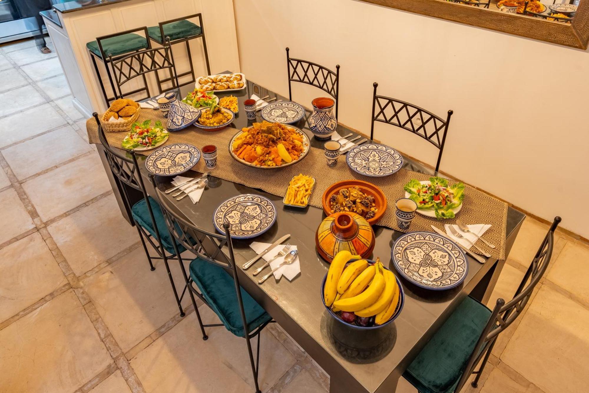 Riad Aouzal Exclusif-breakfast-pool Hébergement de vacances *