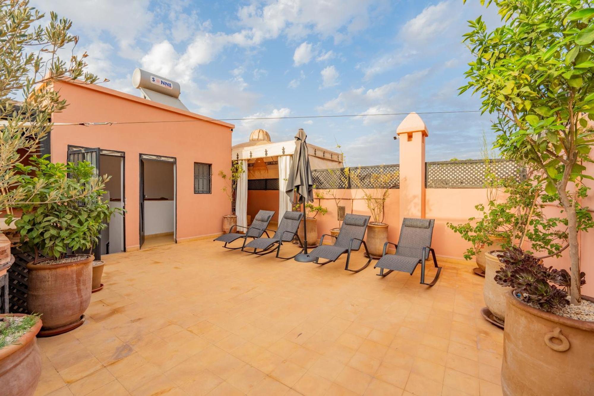 Riad Aouzal Exclusif-breakfast-pool Hébergement de vacances Marrakesh
