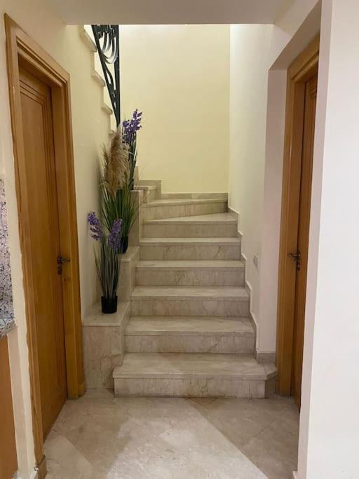 Beau Duplex Fonctionnel Avec Piscine Appartement