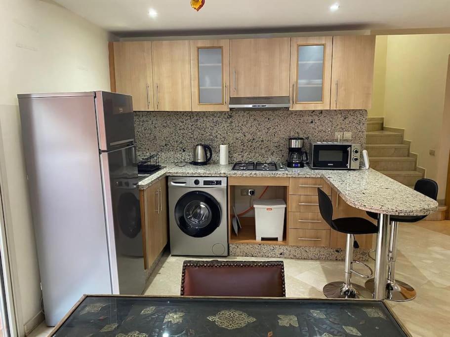 Beau Duplex Fonctionnel Avec Piscine Appartement *