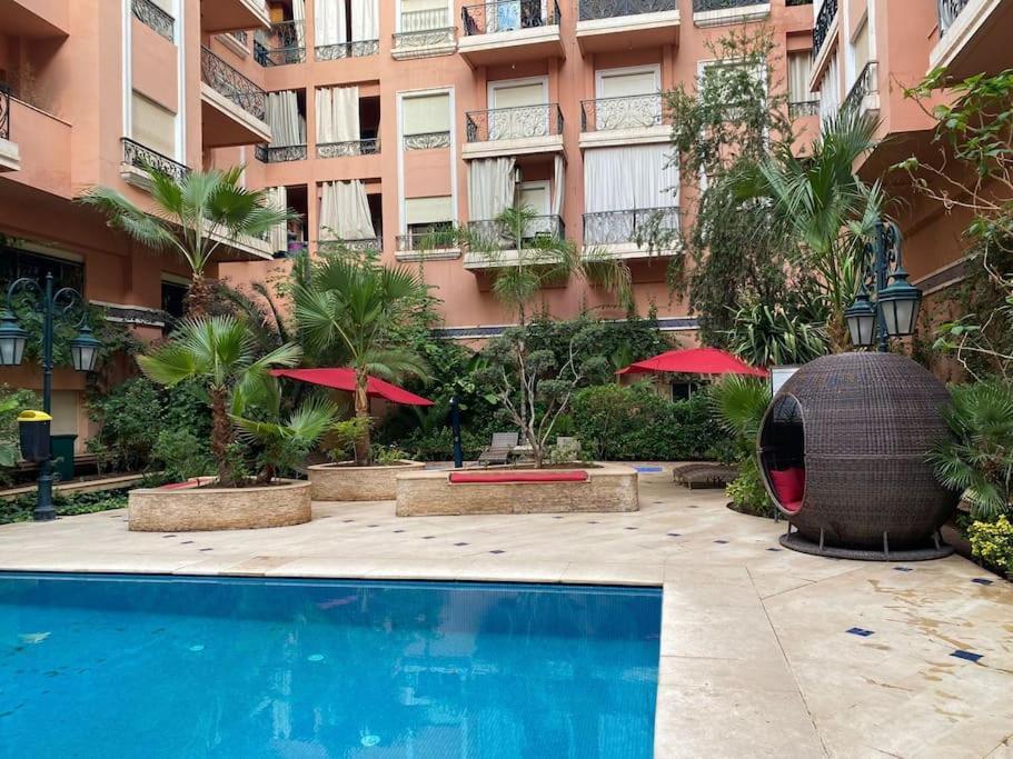 Beau Duplex Fonctionnel Avec Piscine *