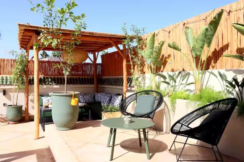 Ptit Kech, Bassin Terrasse - Petits Dejeuners *