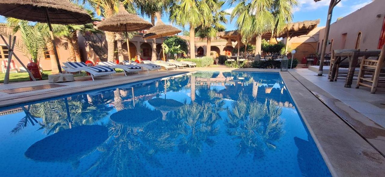 Jenny Lynn, Piscine Chauffee Villa Marrakesh