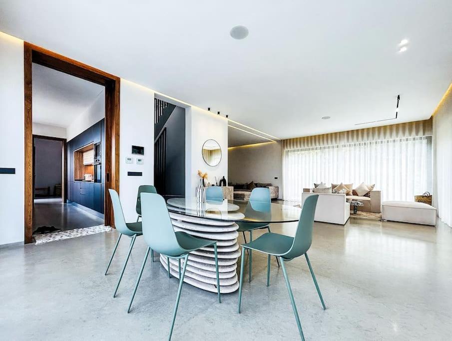 Villa Luxury 4br With Pool, Amelkis