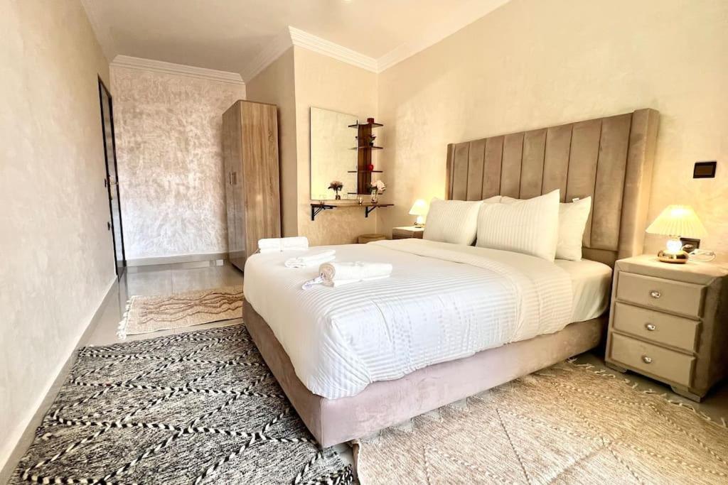 Appartement De Luxe Avec Jacuzzi Prive & Terrasse Au Coeur De Marrakech Marrakesh