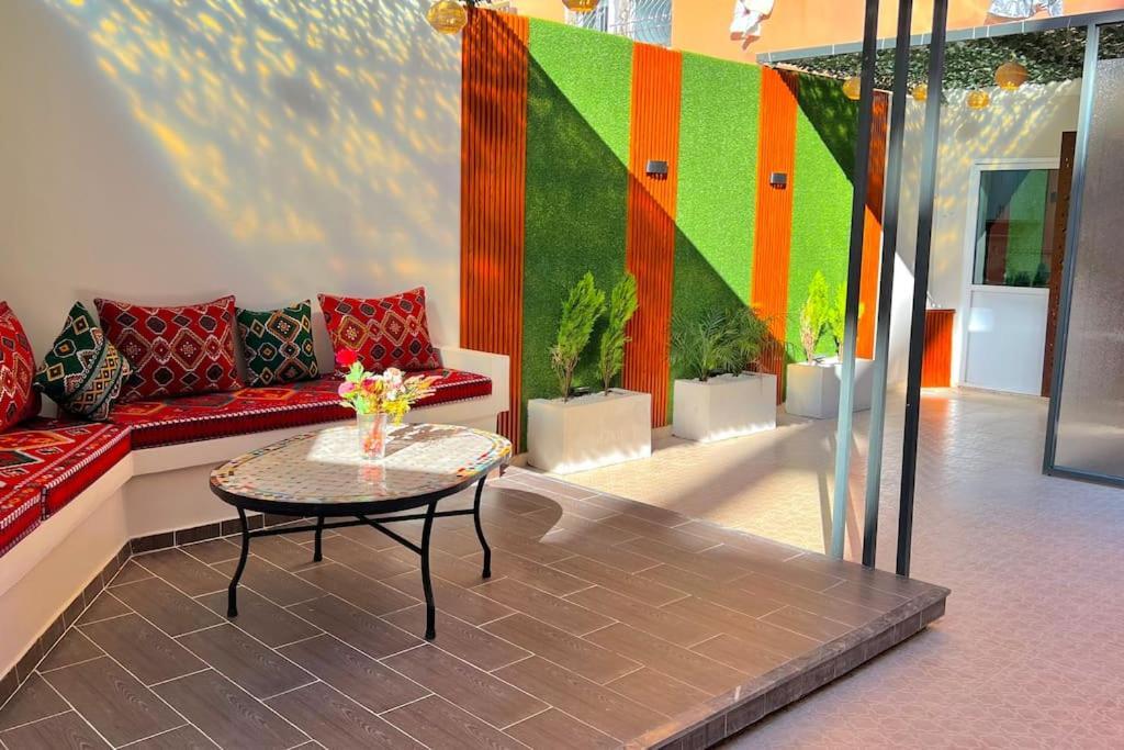 Appartement De Luxe Avec Jacuzzi Prive & Terrasse Au Coeur De Marrakech Marrakesh