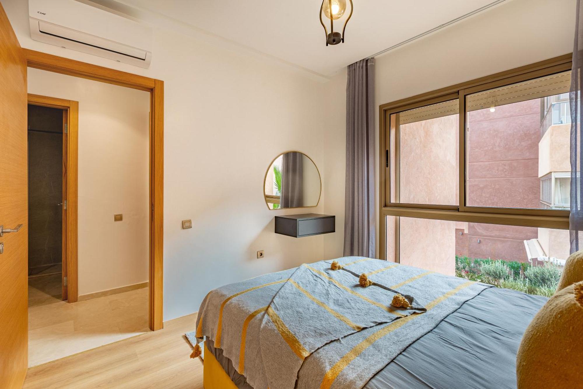 New! De Luxe Avec Piscine & Parking *