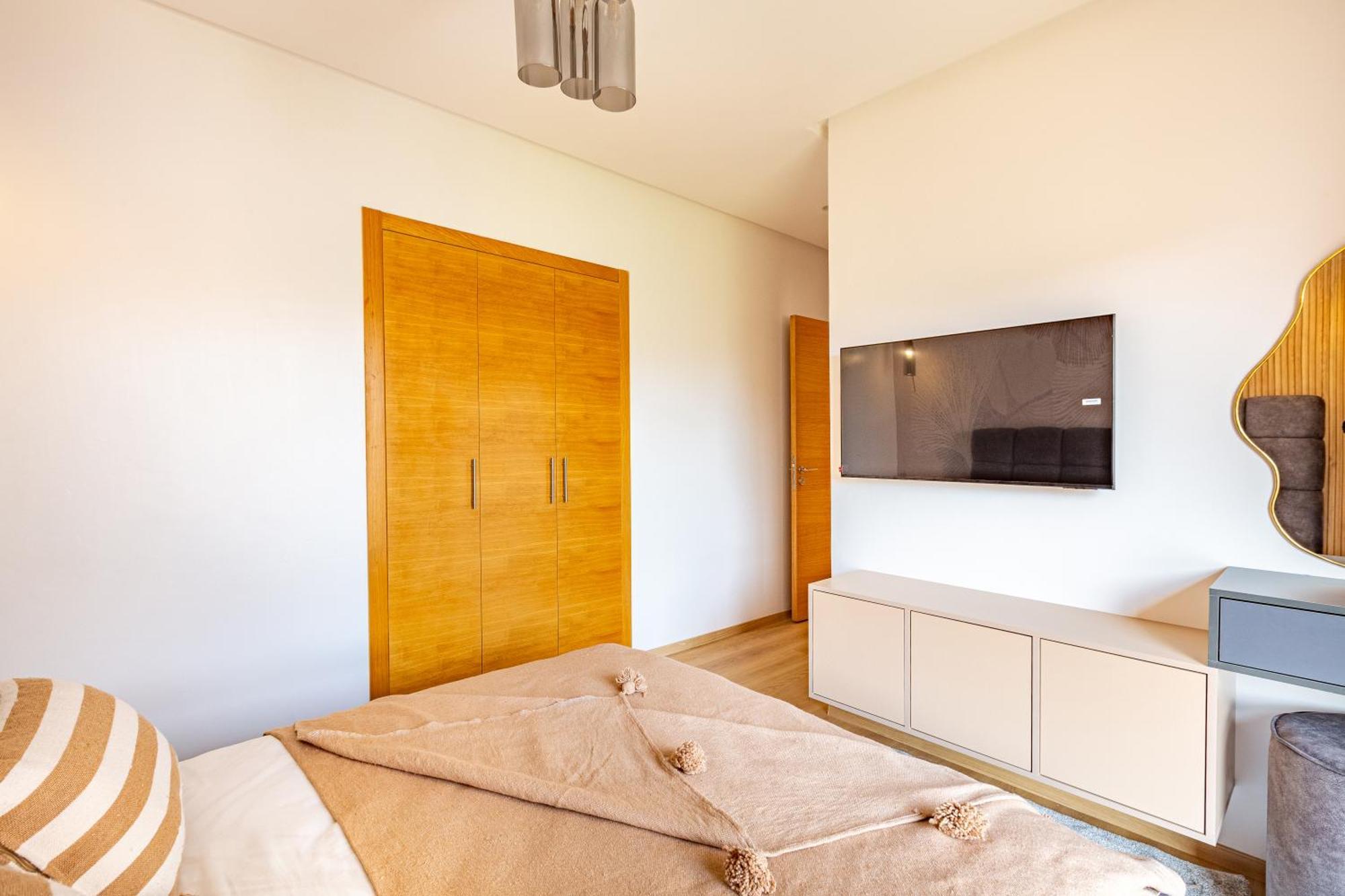 New! De Luxe Avec Piscine & Parking Appartement *