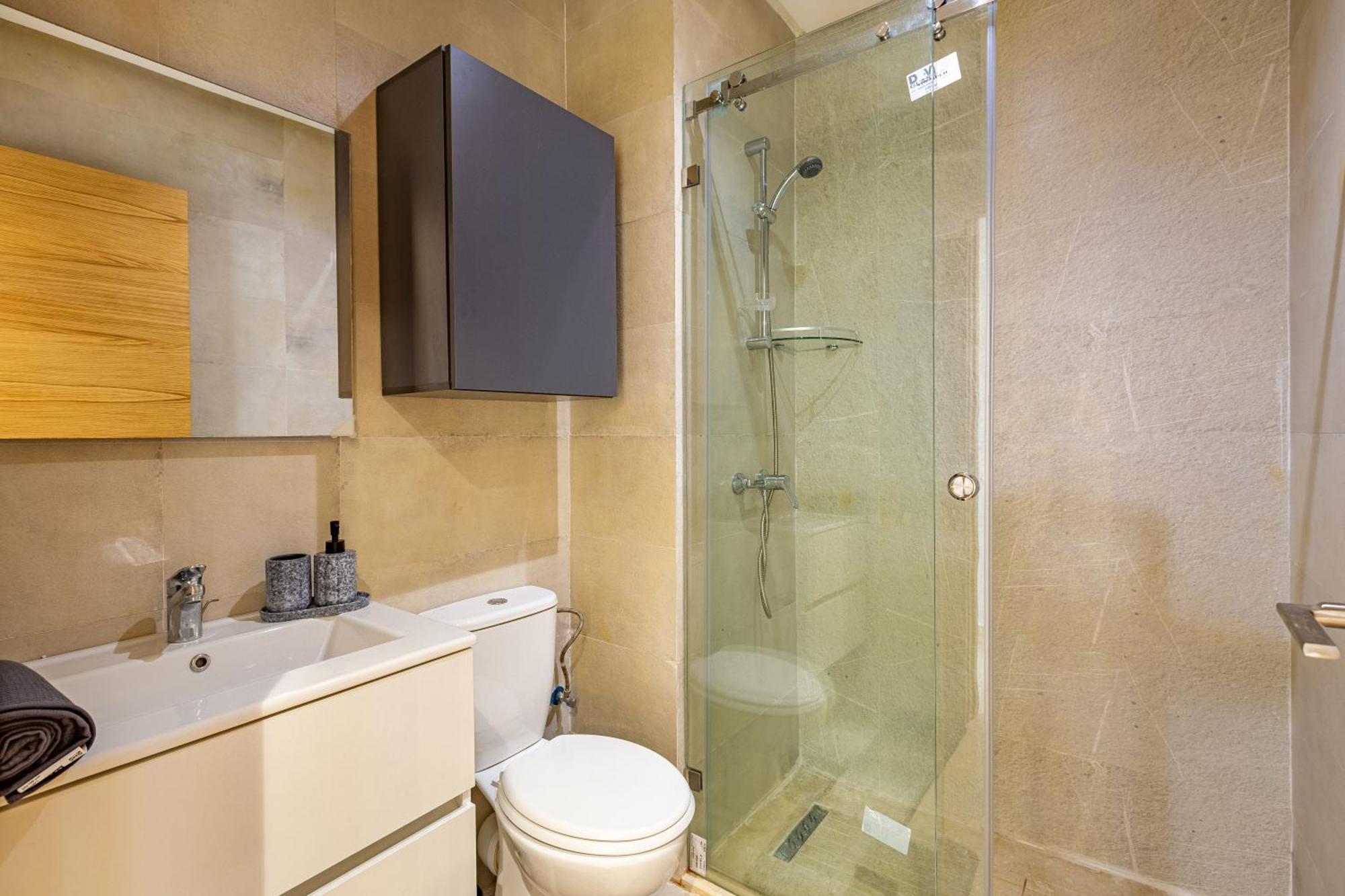 New! De Luxe Avec Piscine & Parking