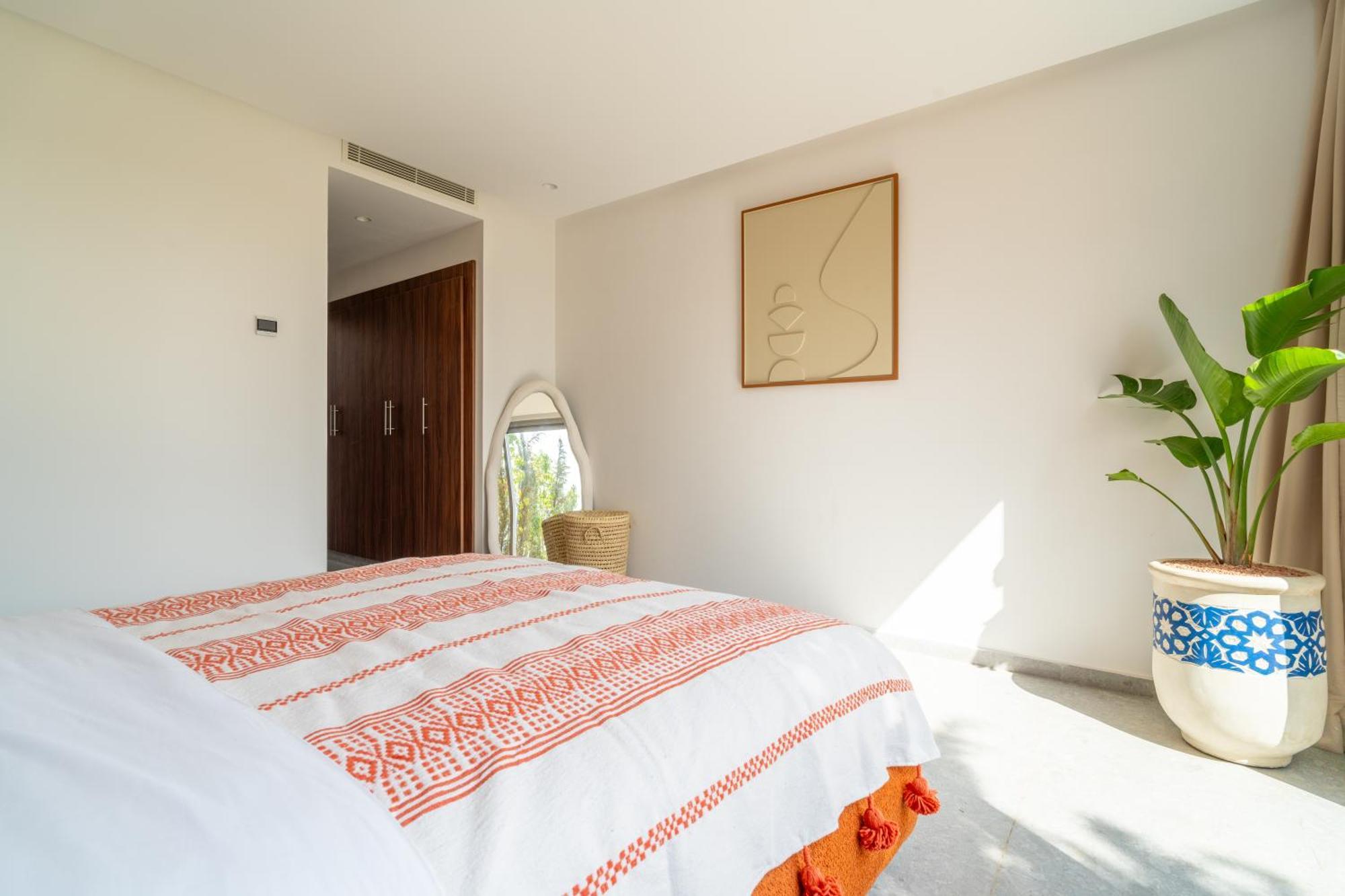 Luxury With Heated Pool & Atlas View *