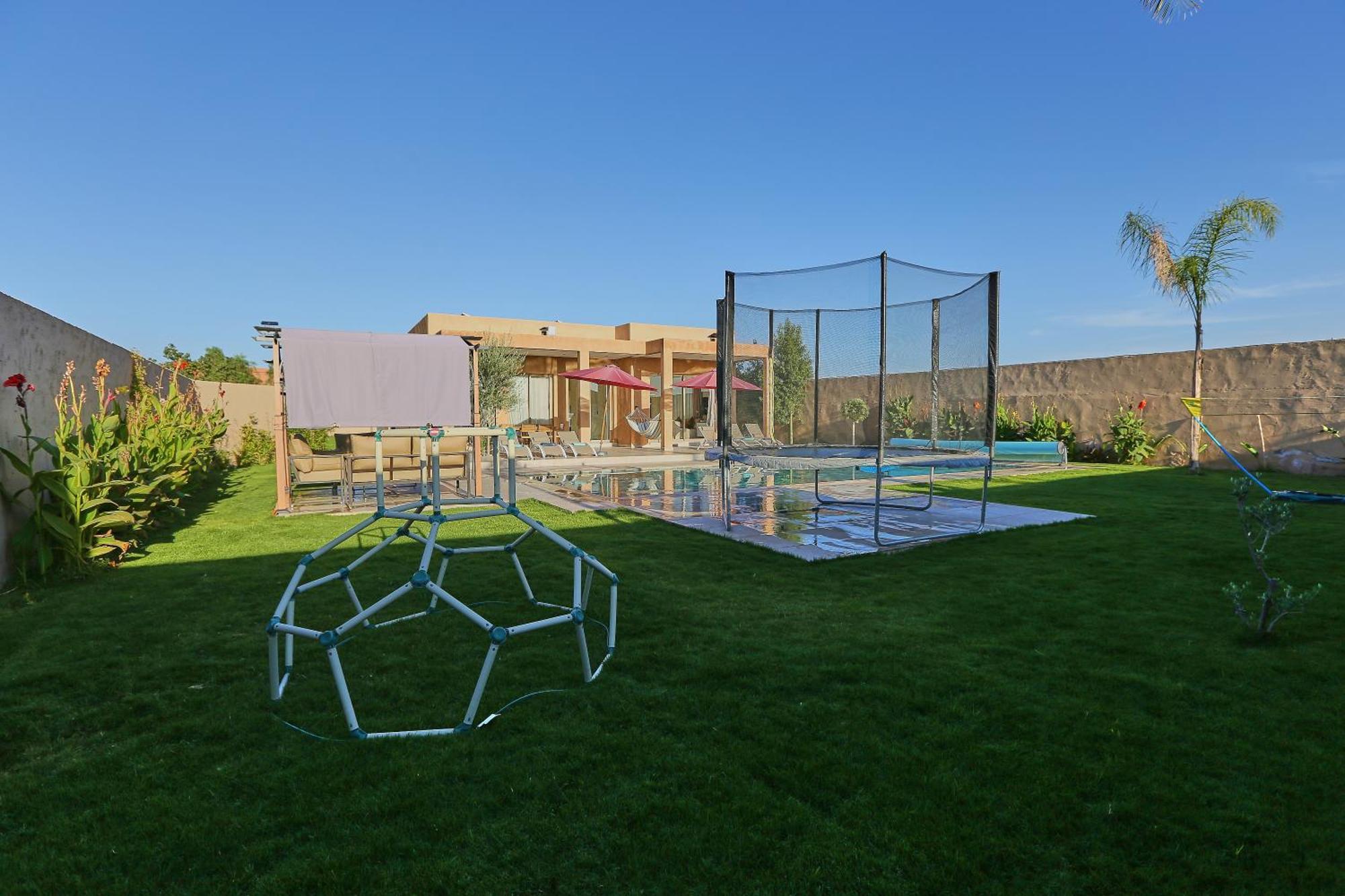 Villa Iris ,moderne & Elegant Avec Piscine &jardin *