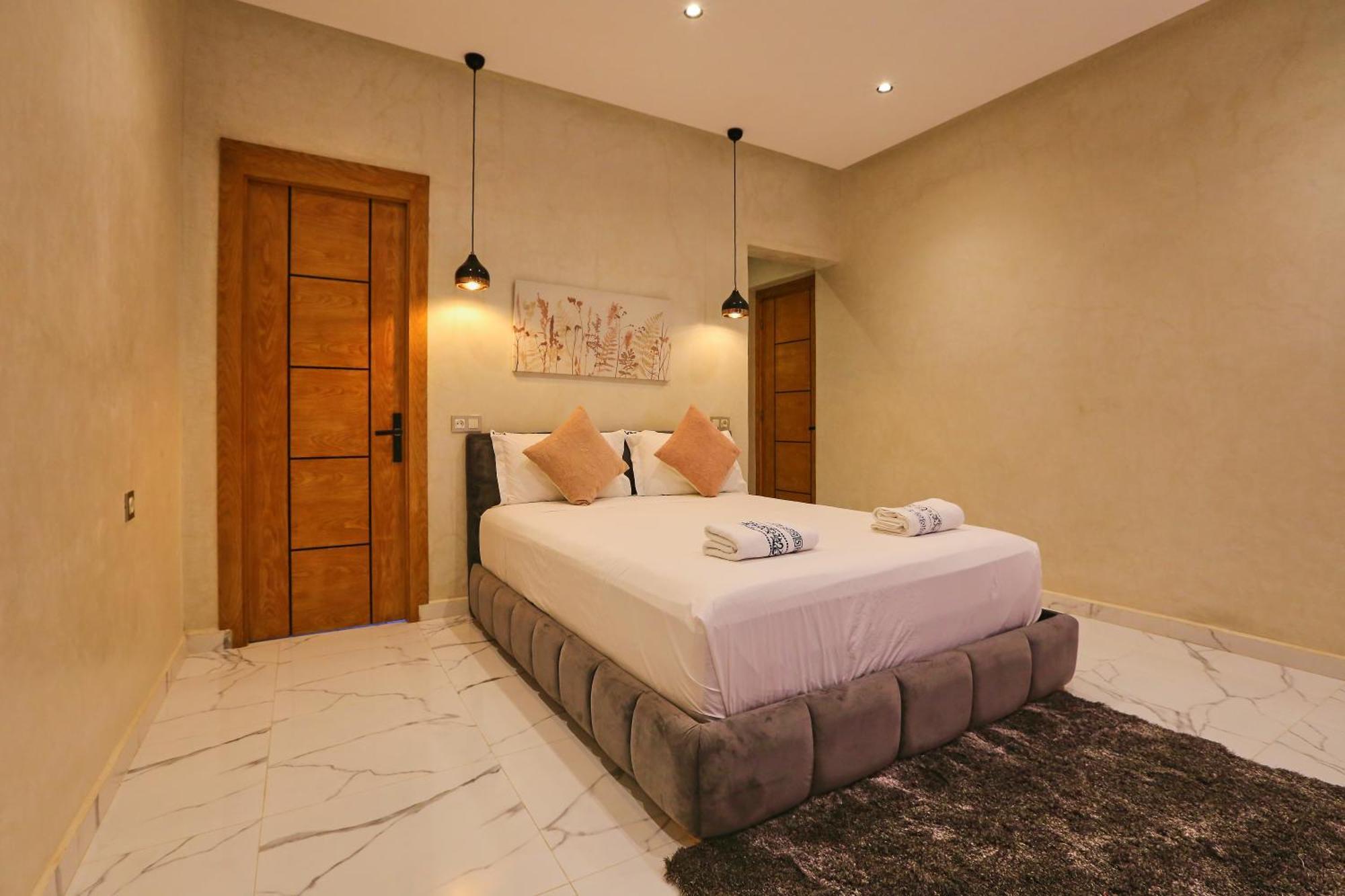 Iris ,moderne & Elegant Avec Piscine &jardin * Marrakesh