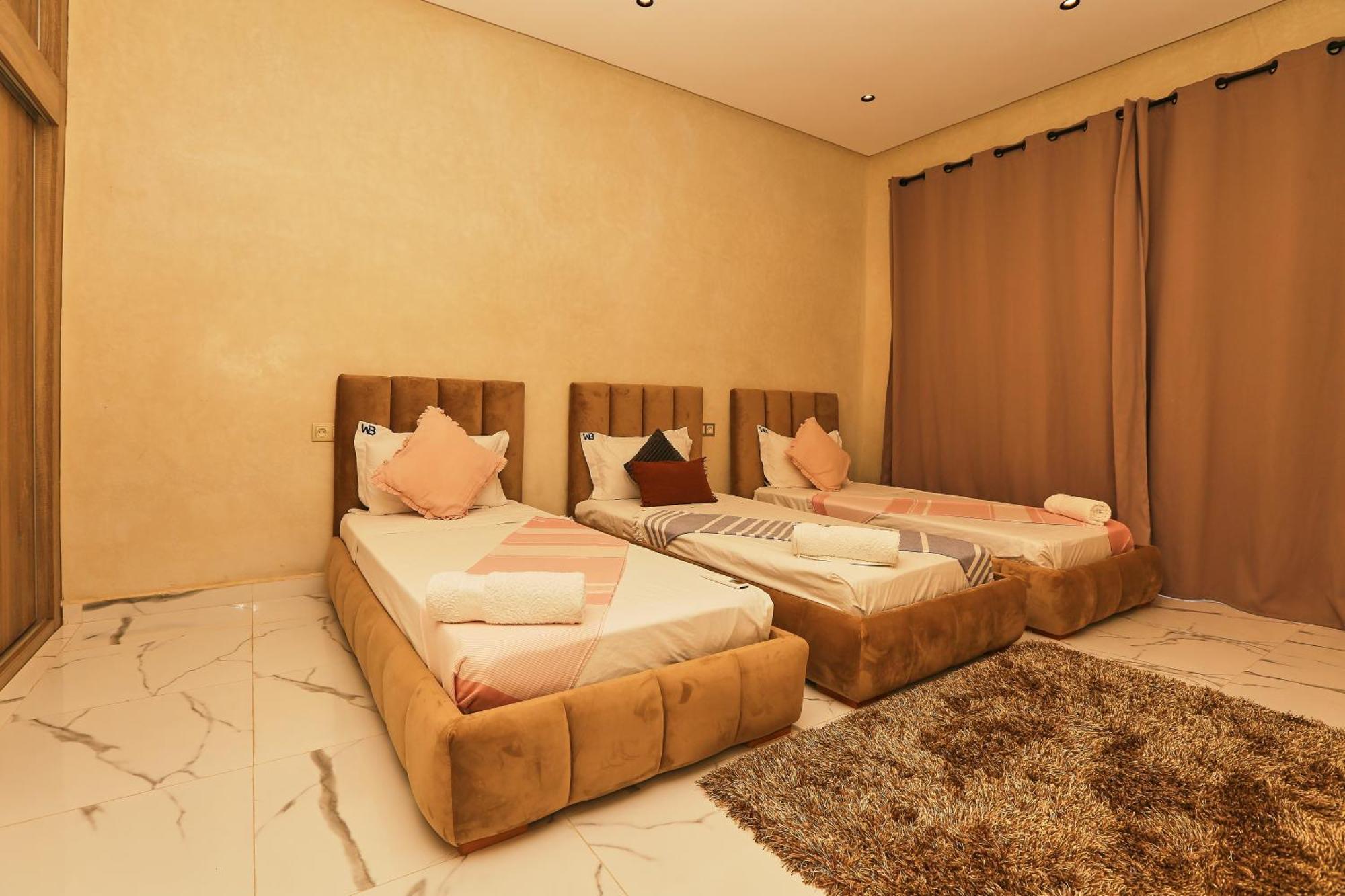 Iris ,moderne & Elegant Avec Piscine &jardin Villa