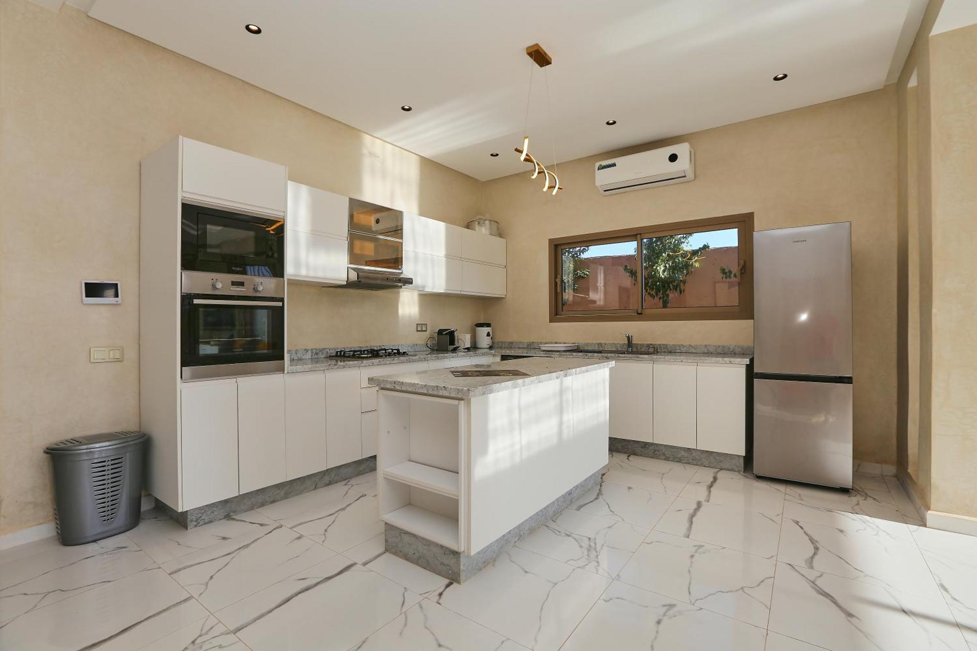 Iris ,moderne & Elegant Avec Piscine &jardin Marrakesh