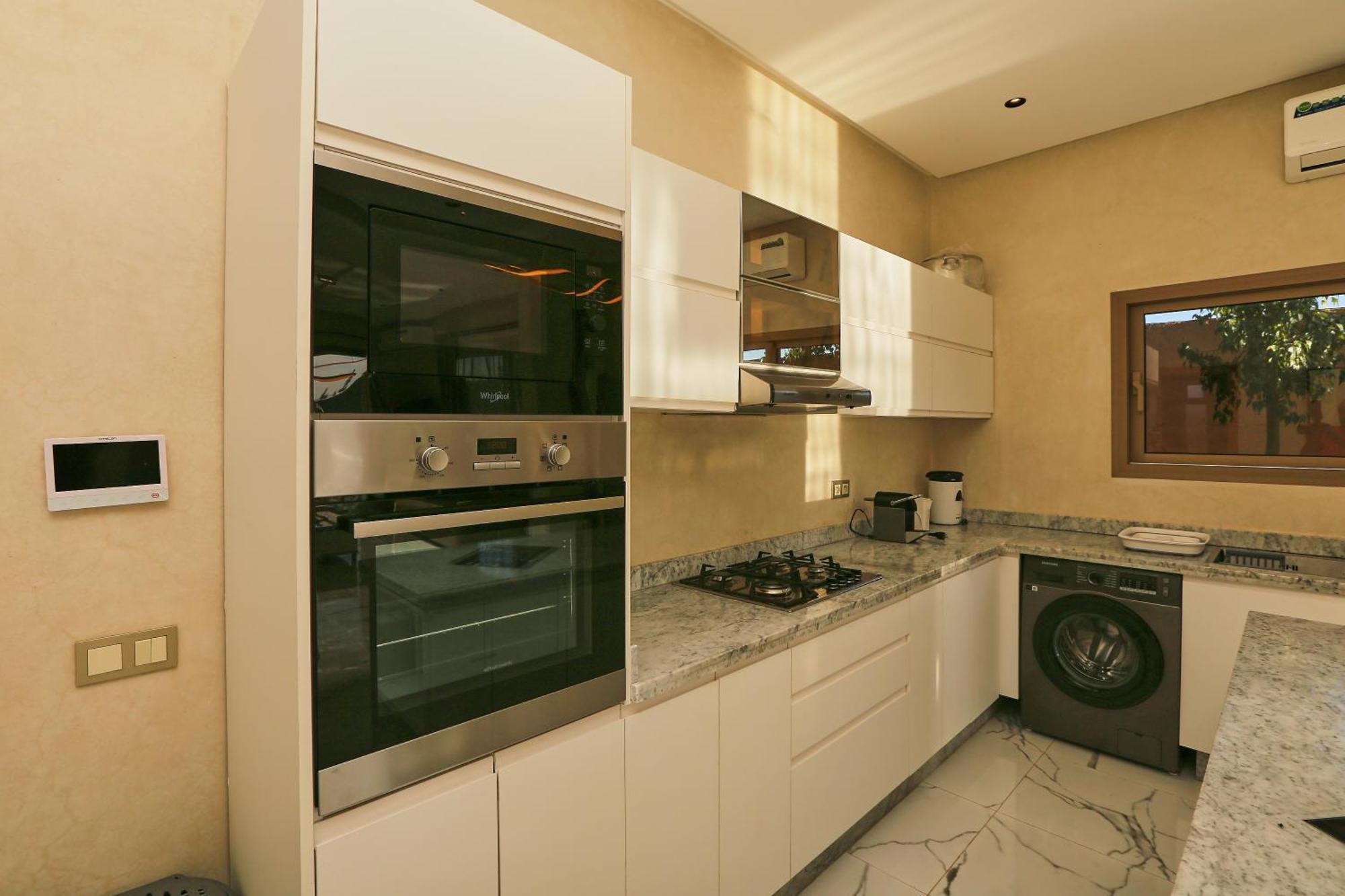Iris ,moderne & Elegant Avec Piscine &jardin * Marrakesh