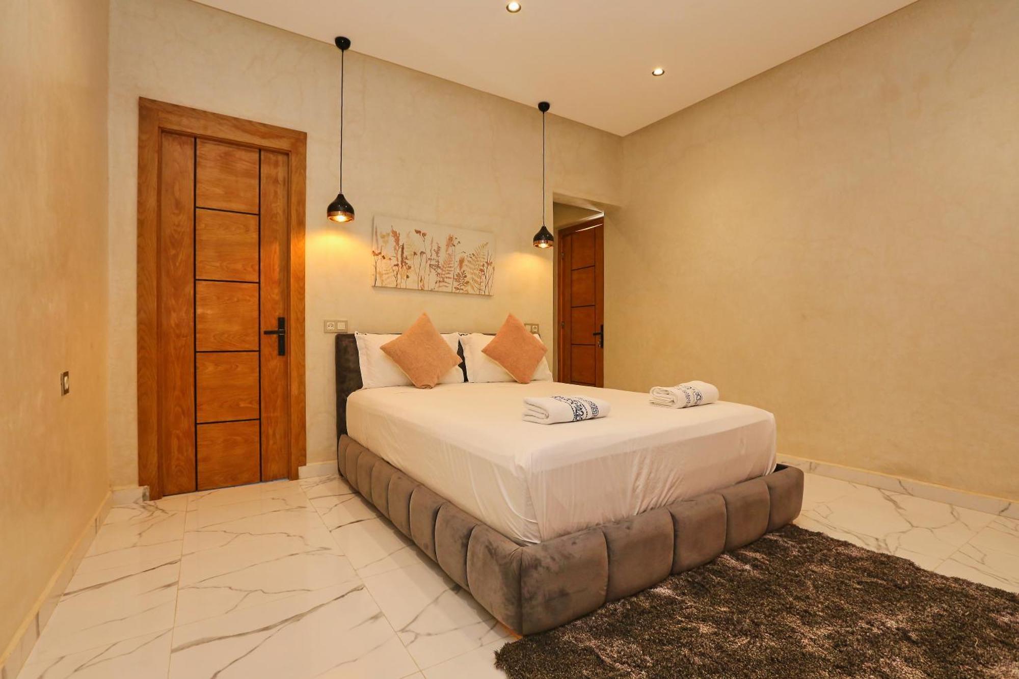 Villa Iris ,moderne & Elegant Avec Piscine &jardin