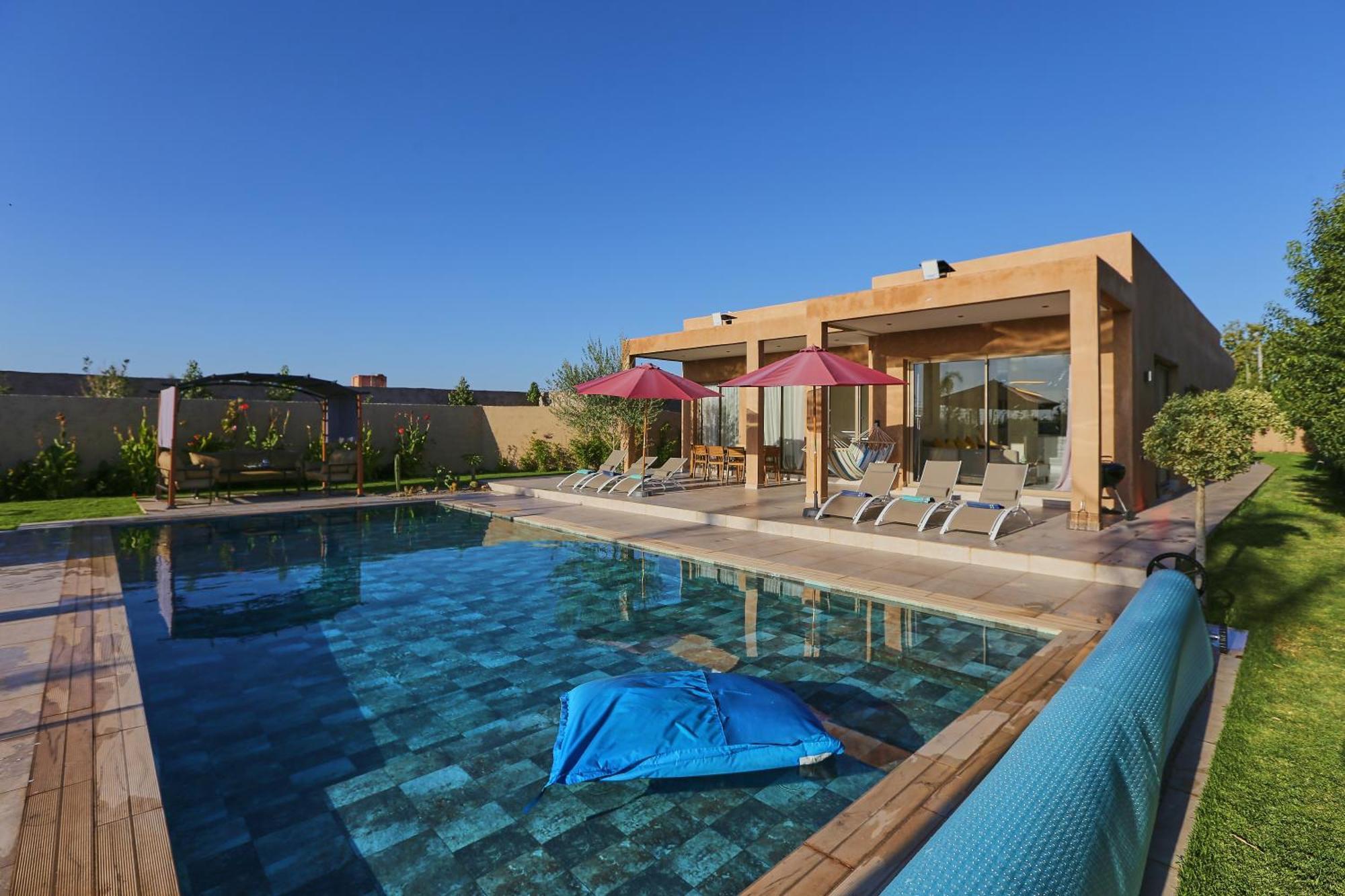 Iris ,moderne & Elegant Avec Piscine &jardin Villa Marrakesh
