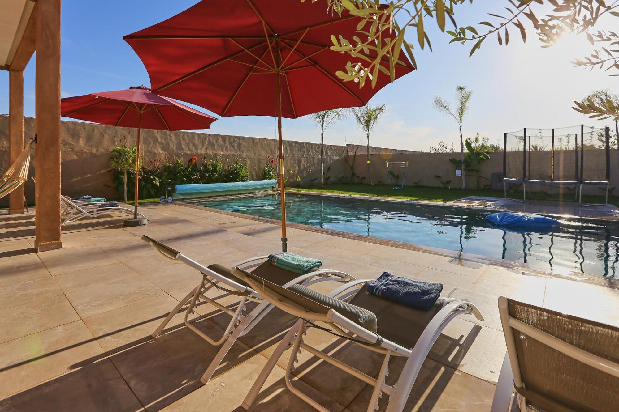Villa Iris ,moderne & Elegant Avec Piscine &jardin Marrakesh