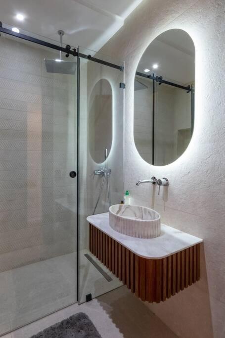 Apartment Luxury 2 Bedroom With Mountain View
