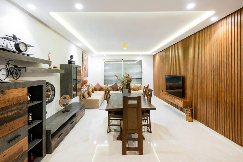 Luxury 2 Bedroom With Mountain View Apartment *