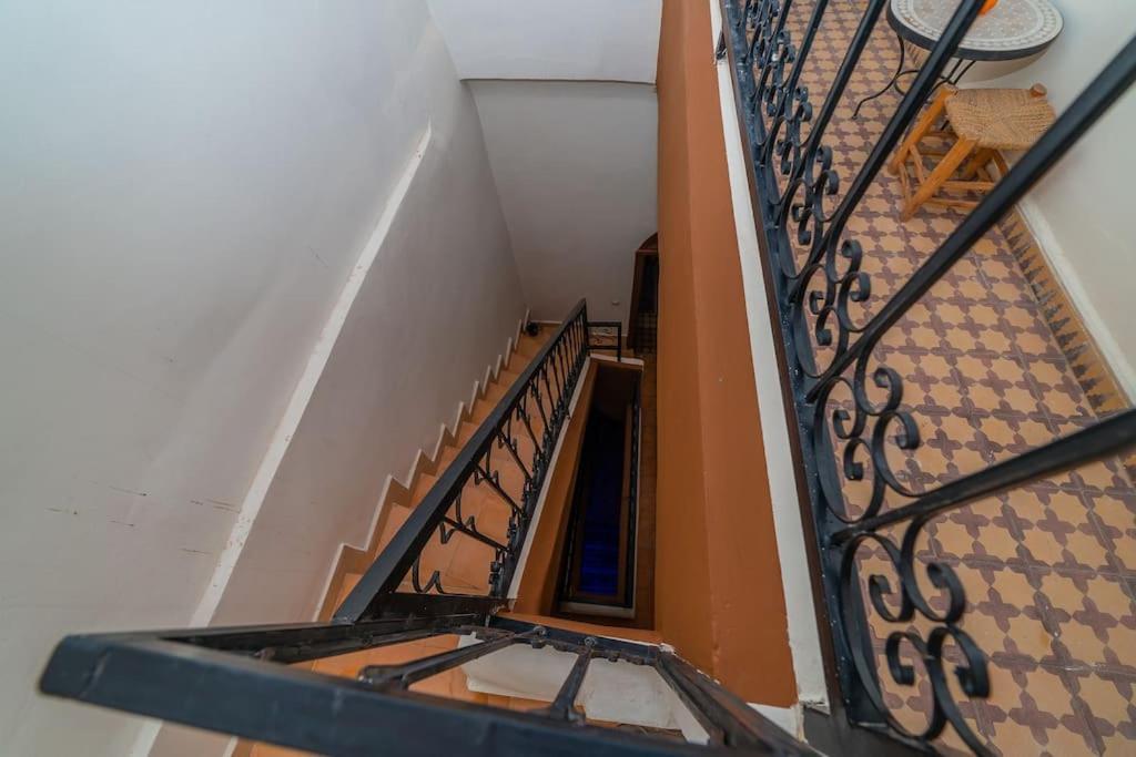 3 - Petit Dejeuner Gratuit - Position * Marrakesch