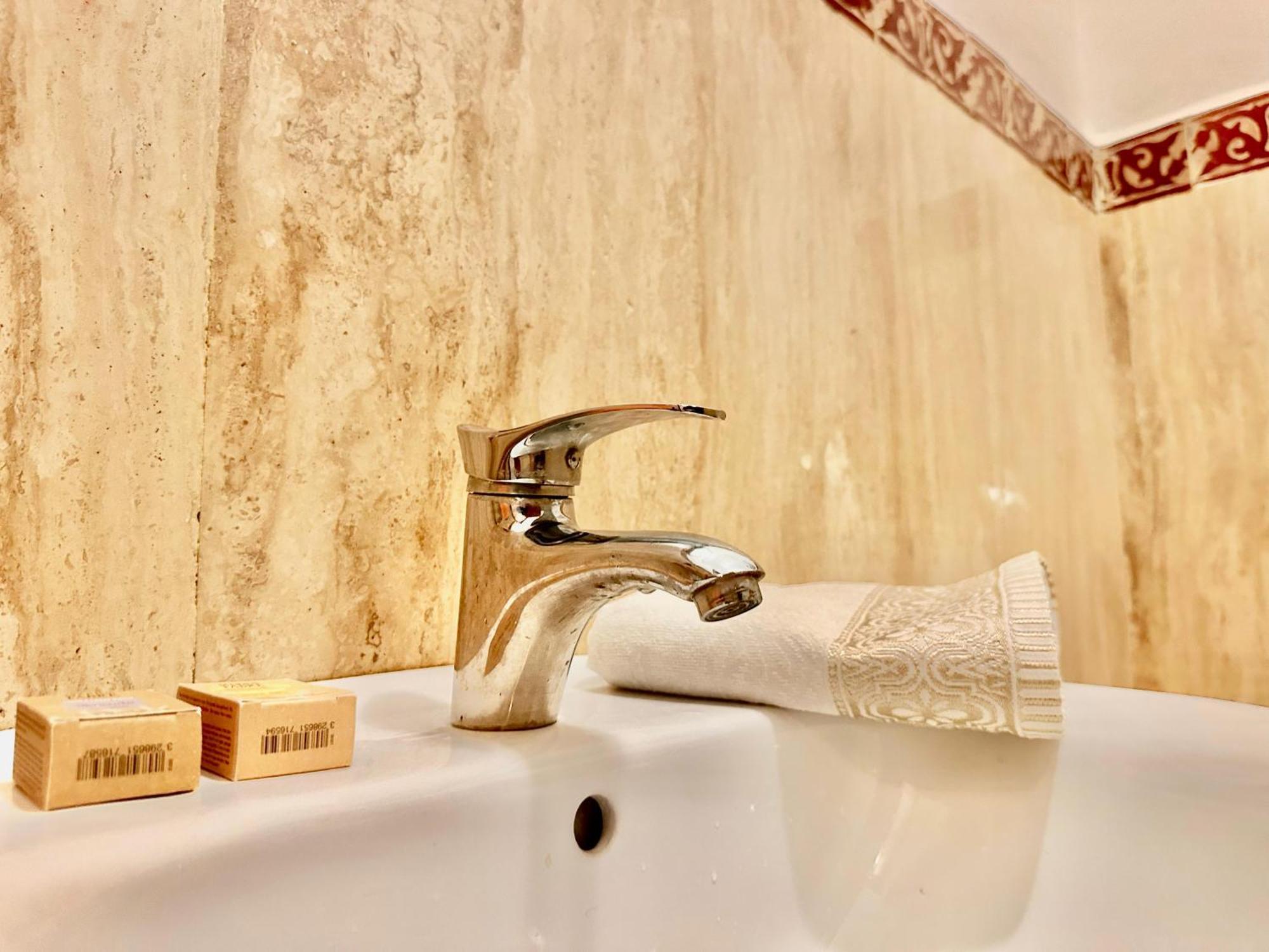 Charming Retreat Majorelle