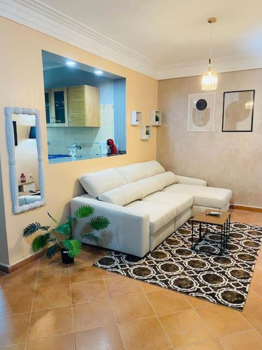Appartement Bel Fonctionnel Avec Piscine *