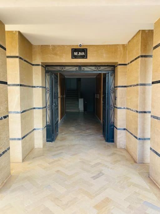Bel Fonctionnel Avec Piscine