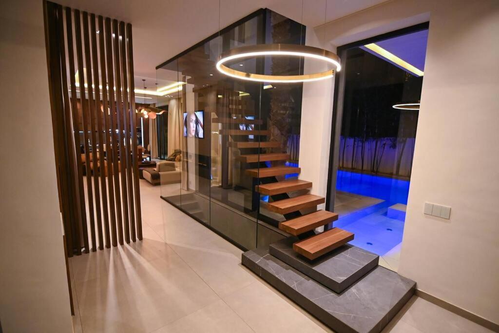 Appartement Luxe, Golf, & Cinema *