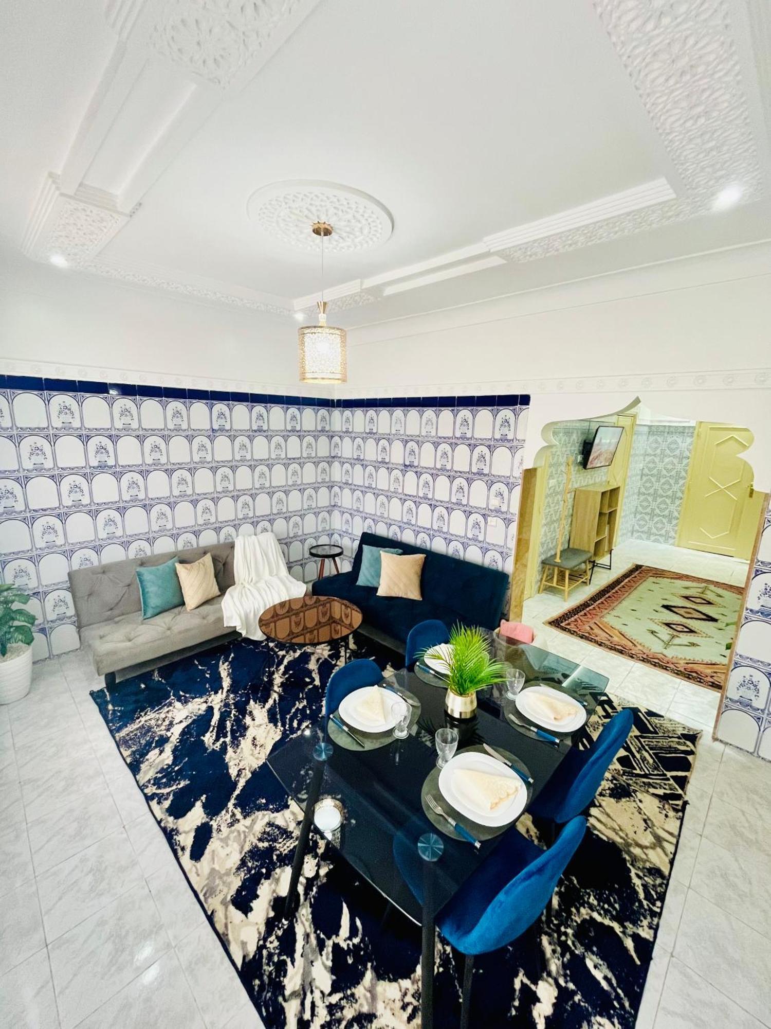 Apartment With Ac, Patio And Rooftop Appartement Climatise Avec Patio Et Toit Terrasse Appartement