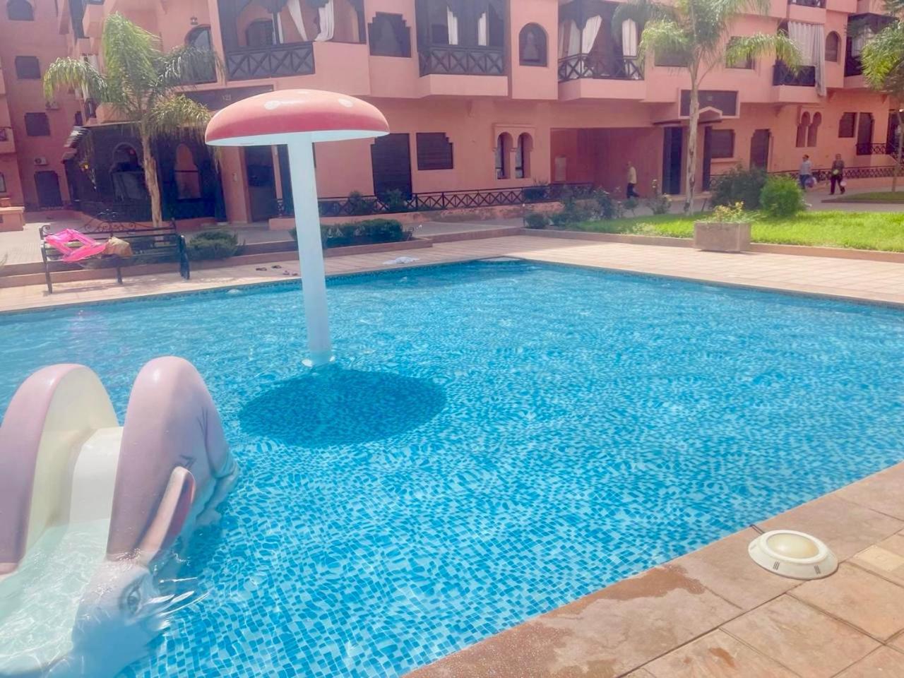 Appartamento Oasis De Detente Avec Terrasse Et Vue Sur Piscine Marrakesh