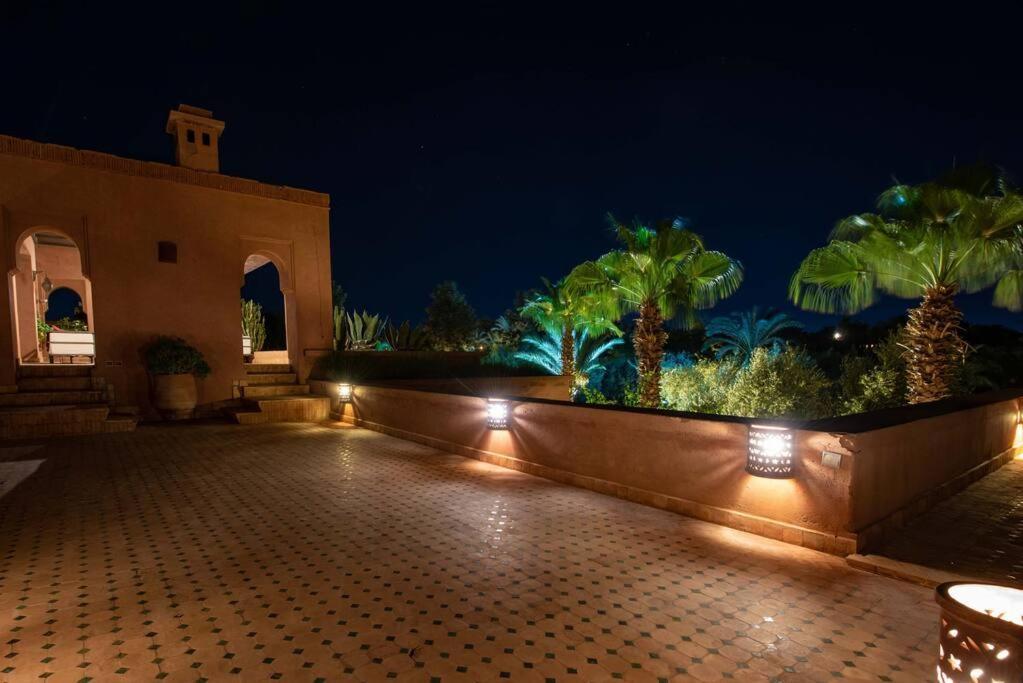 Villa Exceptional On 10,000 Meter Square With Heated Pool *