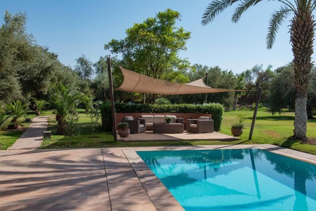 Exceptional On 10,000 Meter Square With Heated Pool Villa Marrakesh