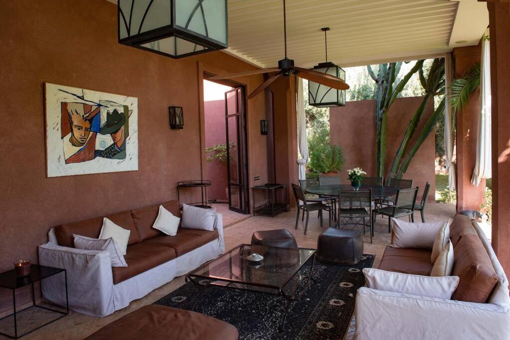 Villa Exceptional On 10,000 Meter Square With Heated Pool