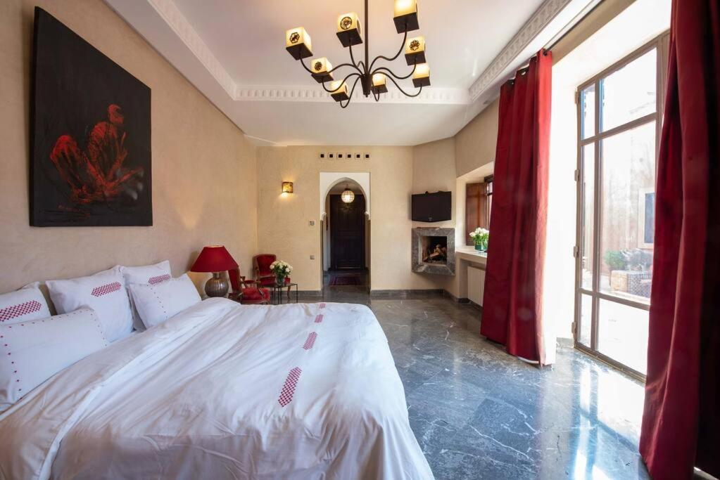 Exceptional On 10,000 Meter Square With Heated Pool *
