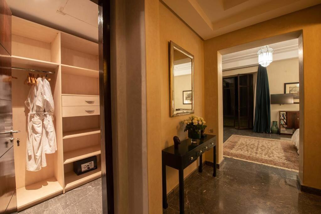 Villa Exceptional On 10,000 Meter Square With Heated Pool *