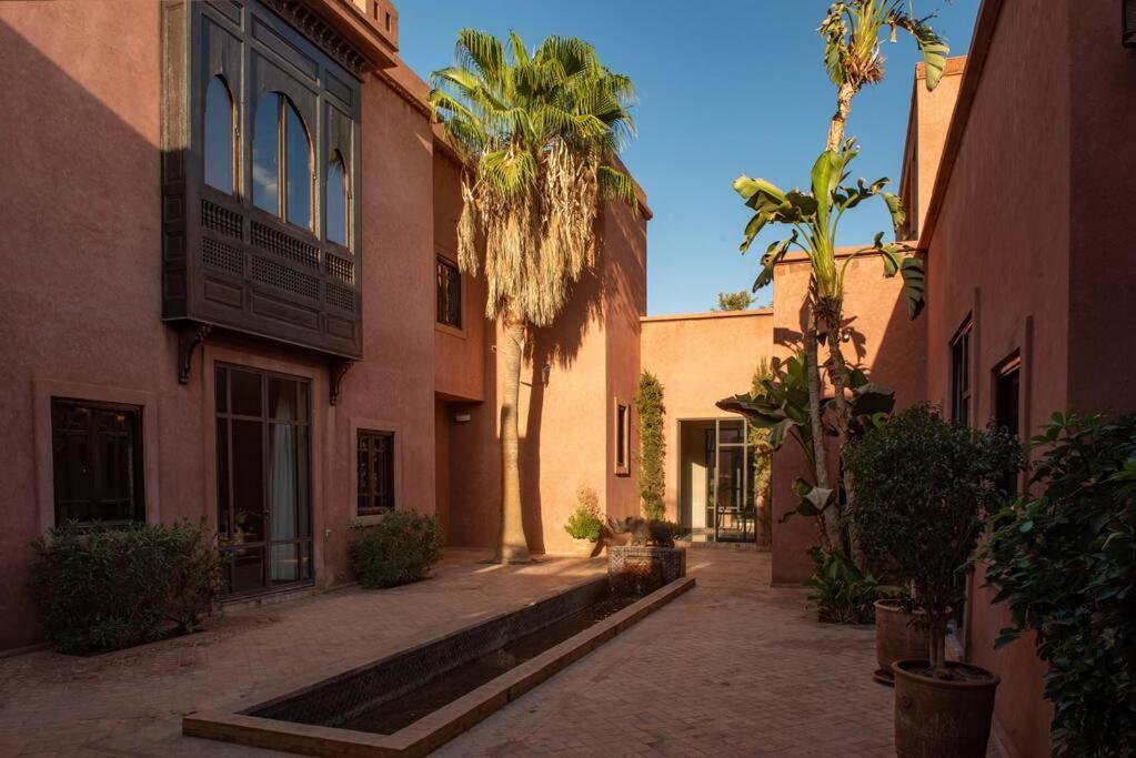 Exceptional On 10,000 Meter Square With Heated Pool