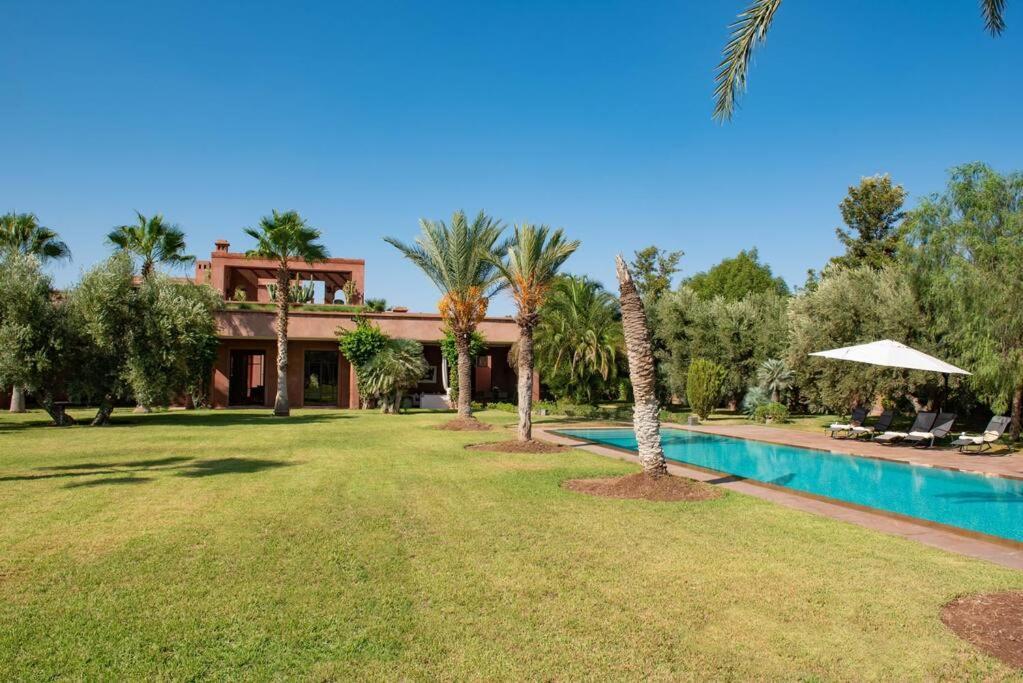 Exceptional On 10,000 Meter Square With Heated Pool Villa Marrakesh