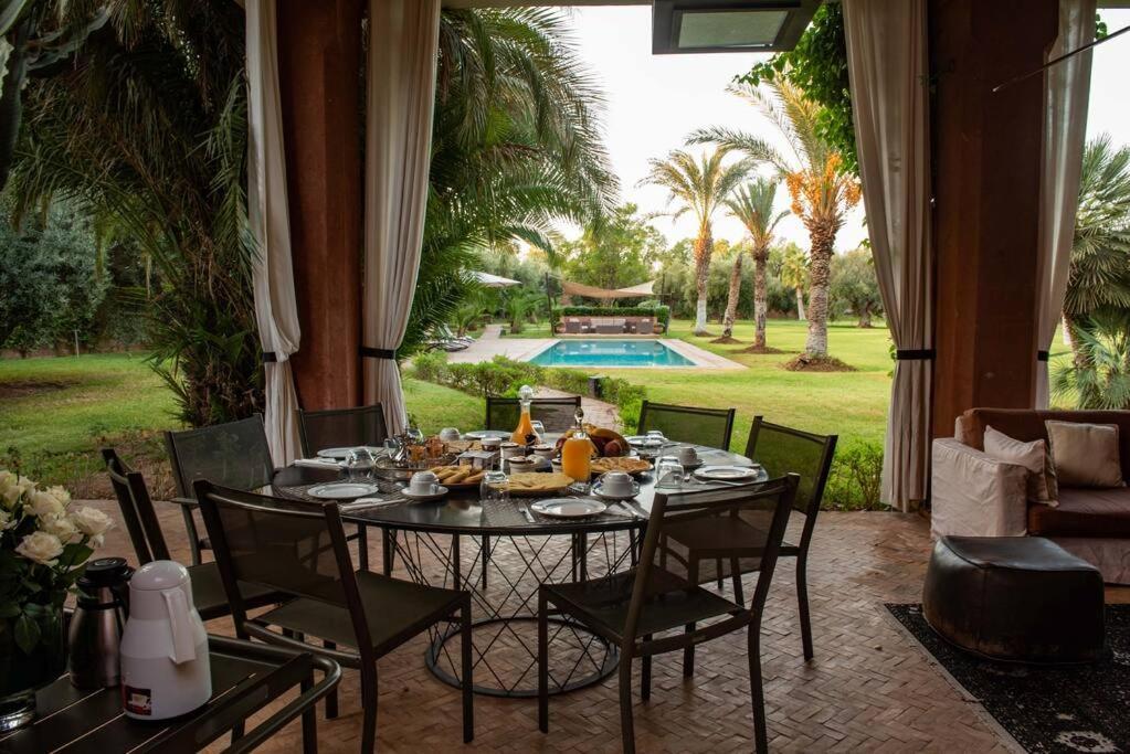 Exceptional On 10,000 Meter Square With Heated Pool Villa Marrakesh