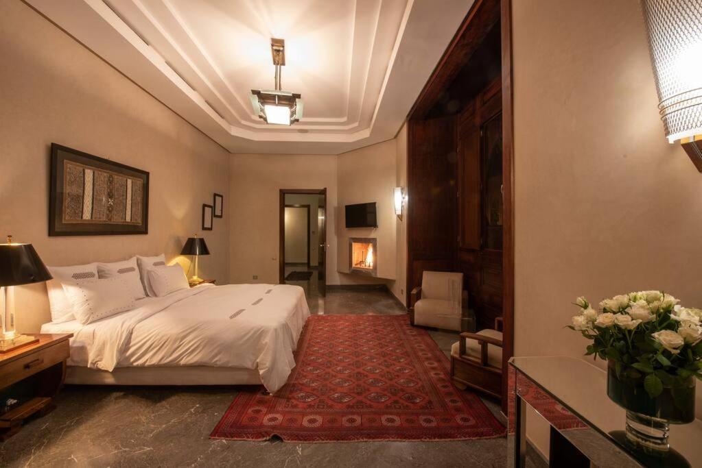 Villa Exceptional On 10,000 Meter Square With Heated Pool