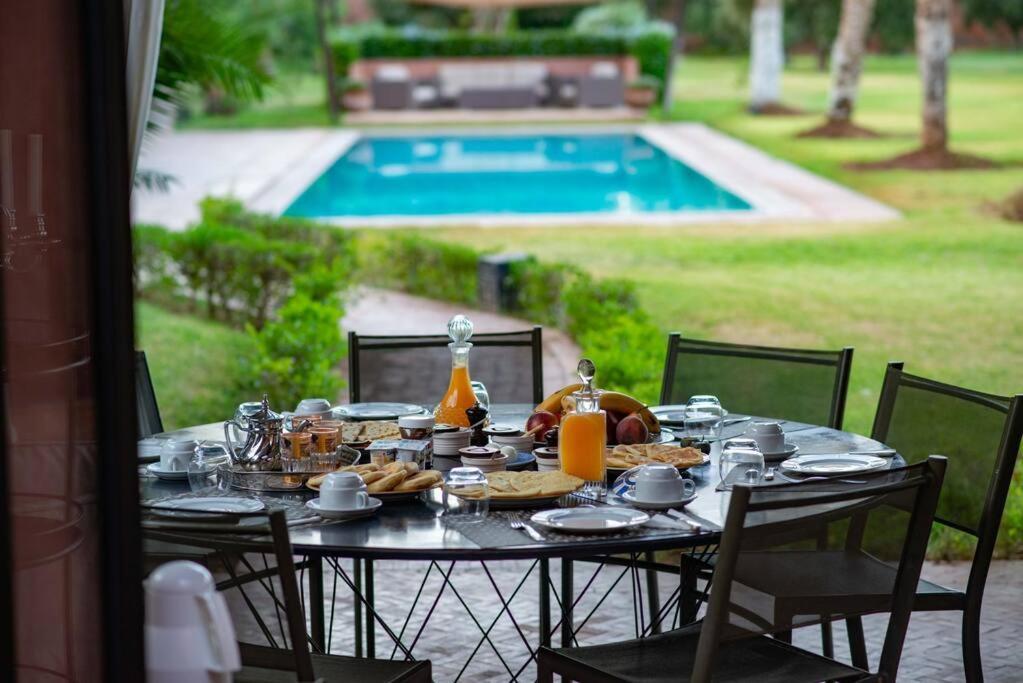 Villa Exceptional On 10,000 Meter Square With Heated Pool Marrakesh