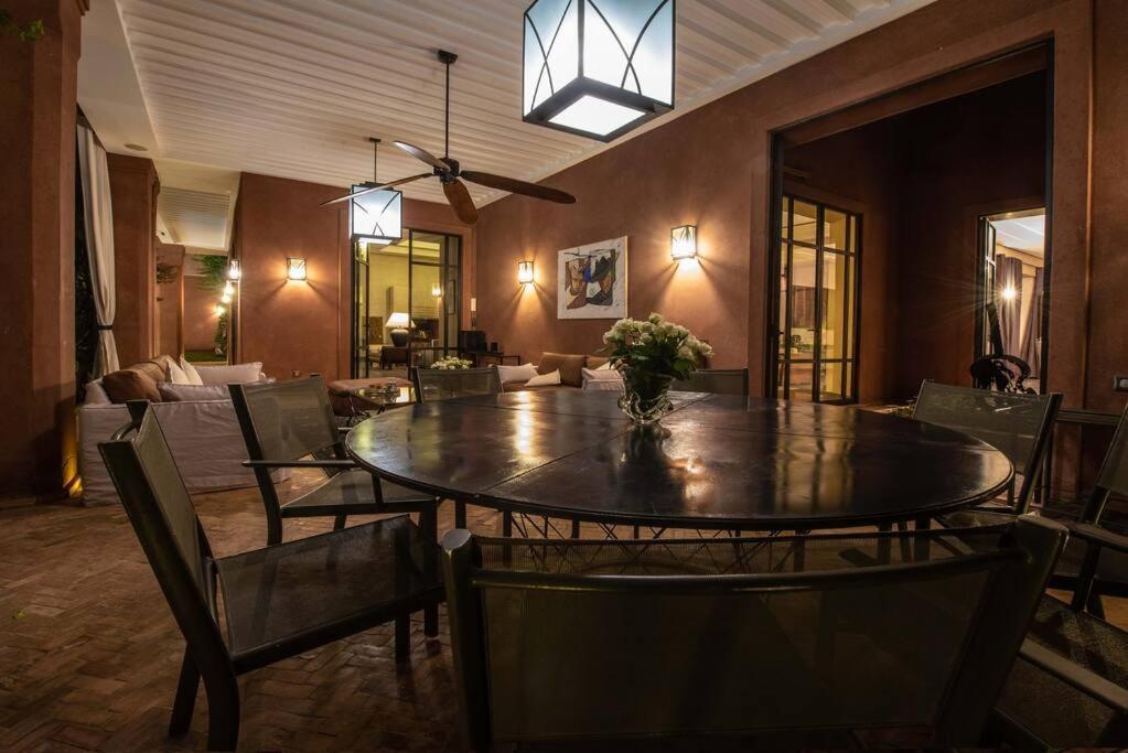 Exceptional On 10,000 Meter Square With Heated Pool *
