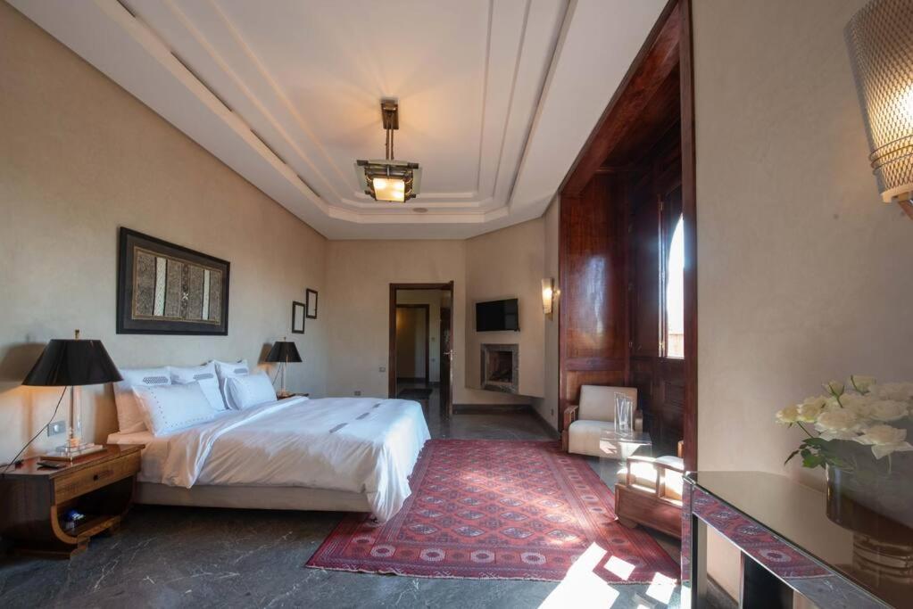 Exceptional On 10,000 Meter Square With Heated Pool