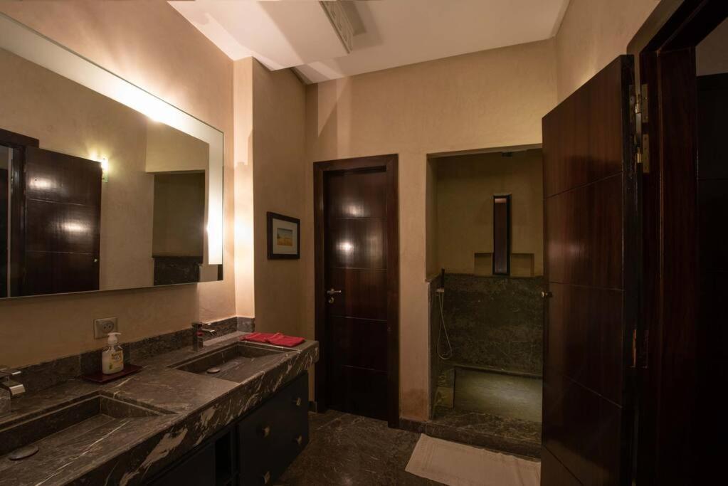 Villa Exceptional On 10,000 Meter Square With Heated Pool