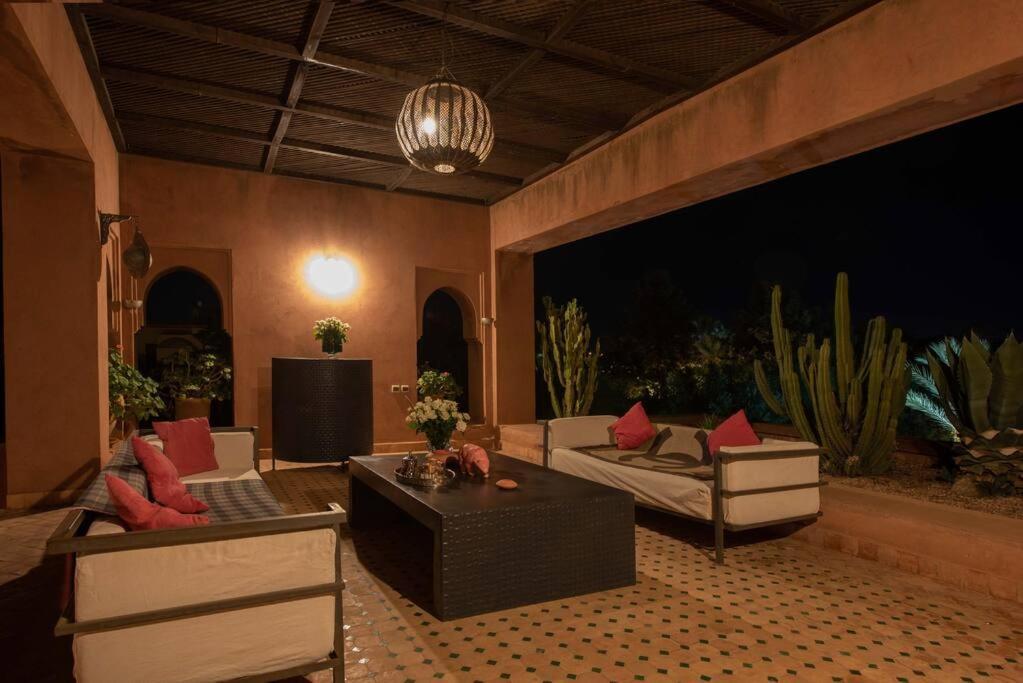 Exceptional On 10,000 Meter Square With Heated Pool Villa Marrakesh